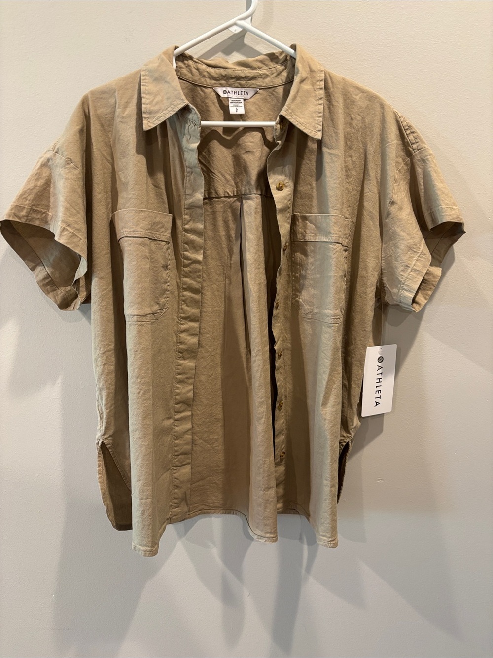 Athleta Paradise Short-Sleeve Button-Down Shirt in Flax